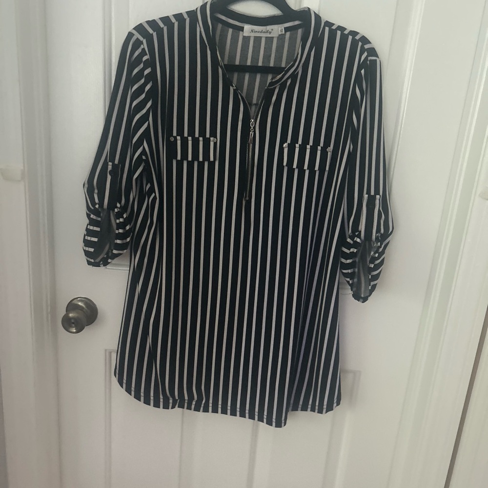 Zara Black and White 3/4 Sleeve Blouse with Mandarin Collar